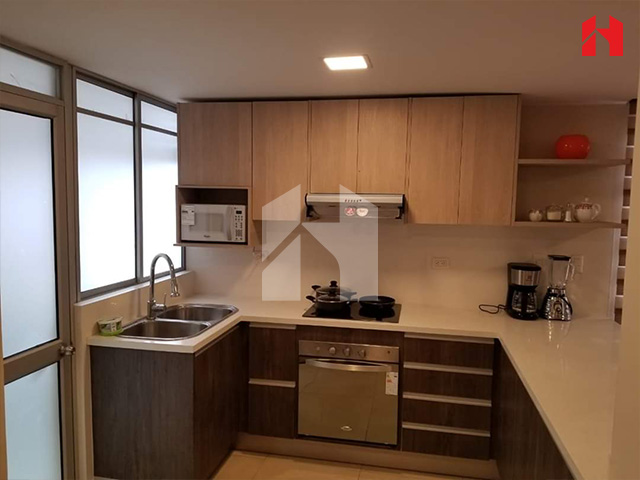 Vendo en Cuenca – Sector Av. 10 de Agosto Edificio Comercial Rentero con producción mensual $6000 (ED3901)