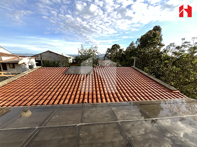 Vendo amplia casa en #Cuenca – Sector Y Cebollar (CV3971)