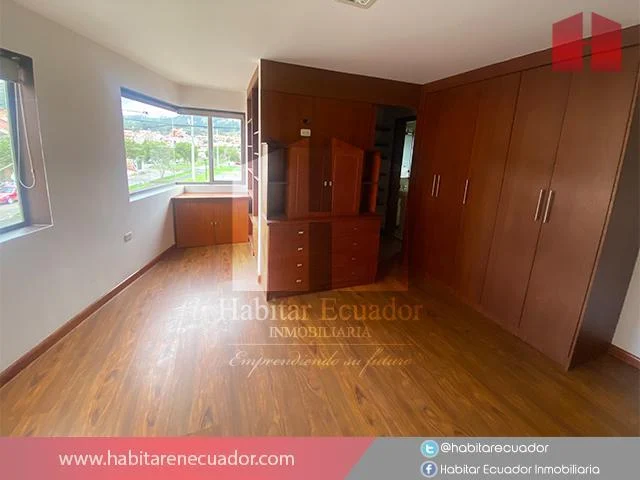Arriendo departamento en Cuenca sector Av. 12 Octubre (AR3318)