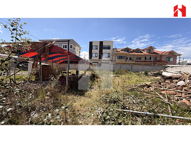 Vendo terreno en Cuenca – Sector Isabela Católica (ST3988)