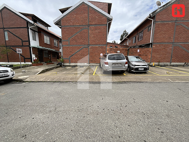 Vendo casa en #Cuenca – Sector Condominio Los Capulíes (CV4032)