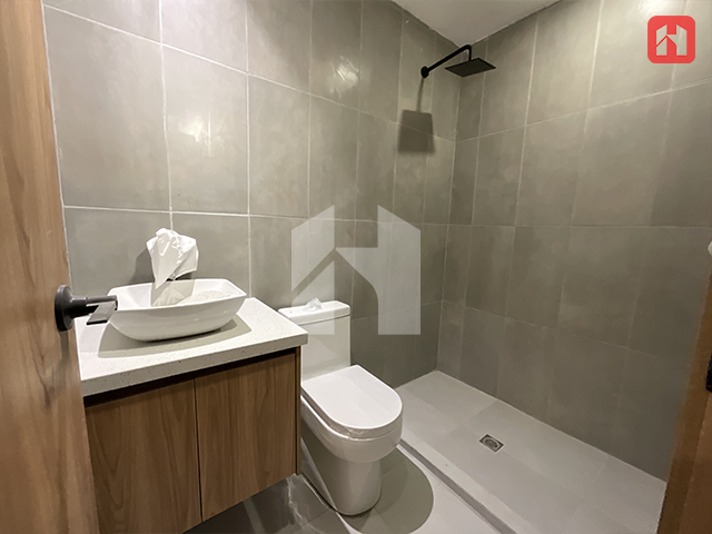 Vendo casa en Cuenca sector Mall de Racar. Aplica crédito VIP (CV3814)