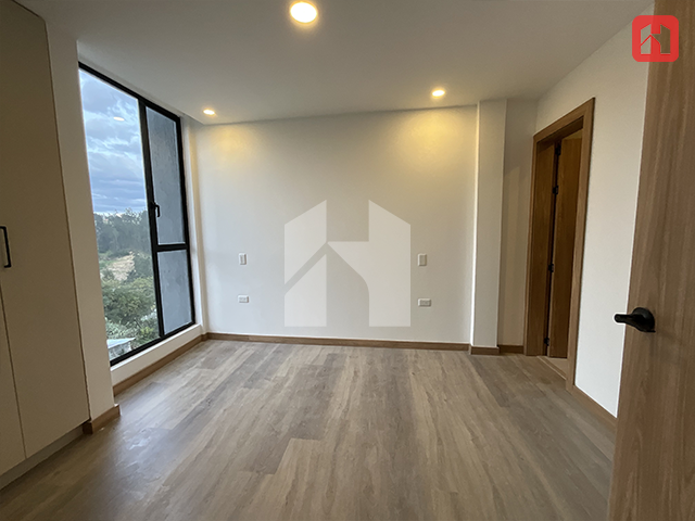 Vendo casa en Cuenca sector Mall de Racar. Aplica crédito VIP (CV3814)