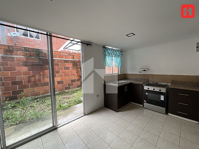Vendo casa en #Cuenca – Sector Condominio Los Capulíes (CV4032)