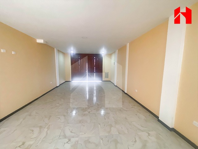 Arriendo Local Comercial en Cuenca sector Mercado 3 de Noviembre (AR3473)