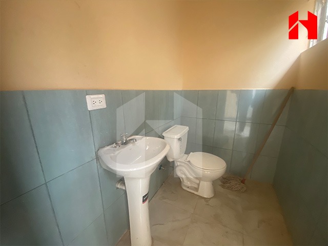 Arriendo Local Comercial en Cuenca sector Mercado 3 de Noviembre (AR3473)