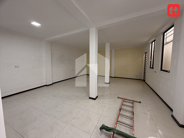 Vendo casa en Cuenca – sector Mall de Racar (CV4039)
