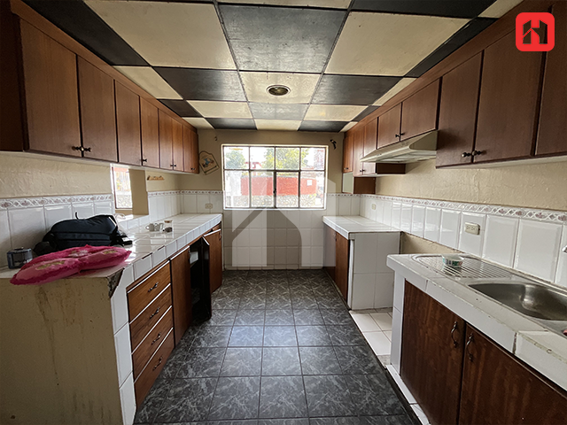 Vendo casa en #Cuenca – Sector Colegio Manuel J. Calle (CV4051)