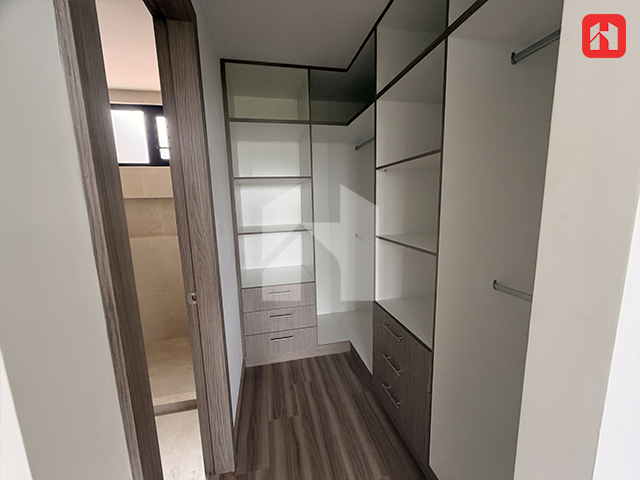 Vendo casa en Cuenca – sector Mall de Racar (CV4041)