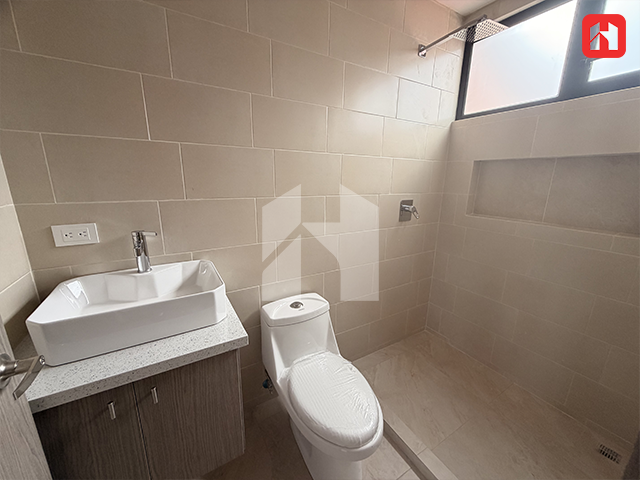 Vendo casa en Cuenca – sector Mall de Racar (CV4041)