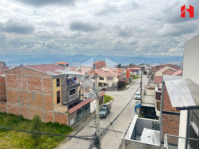 Vendo casa rentera en Cuenca – sector Racar Plaza (CC3957)