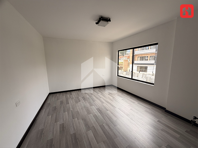 Vendo casa en Cuenca – sector Mall de Racar (CV4039)