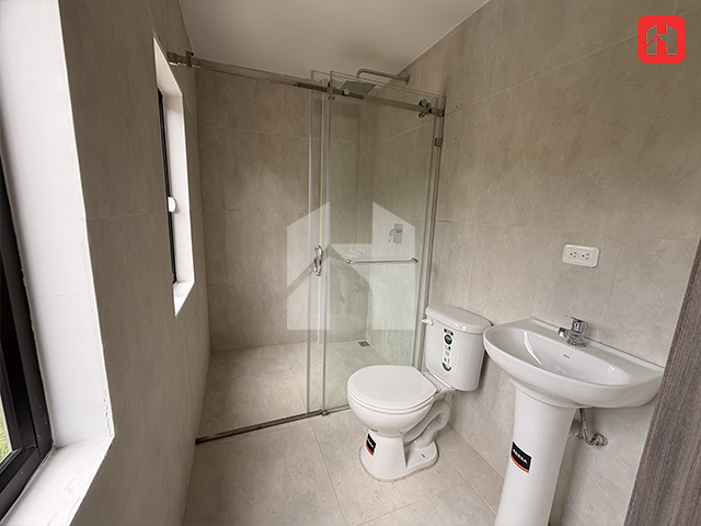 Vendo casa en Cuenca – sector Mall de Racar (CV4039)