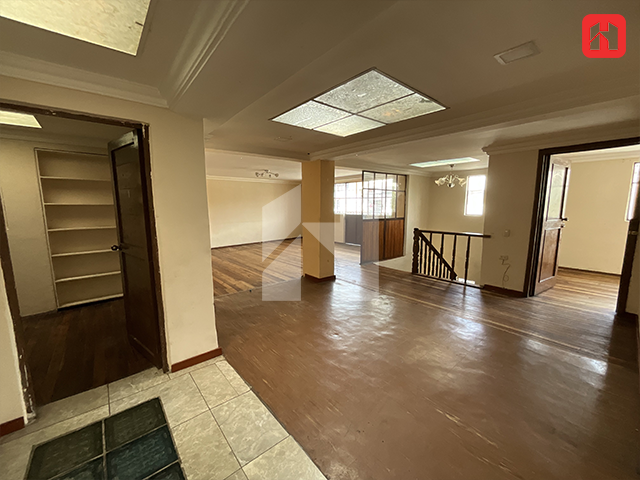 Vendo casa en #Cuenca – Sector Colegio Manuel J. Calle (CV4051)