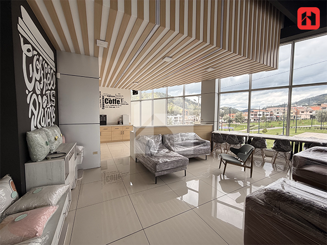 Rento local en Plaza Comercial en Cuenca – sector Narancay (AR4058)