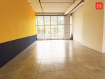 Rento Local en plaza comercial en Cuenca-sector Narancay (AR4059)