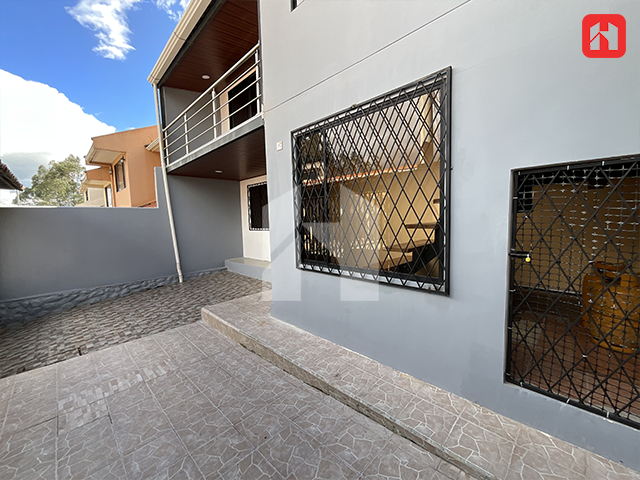 Vendo casa rentera en #Cuenca – Sector Mall de Racar (CC4063)