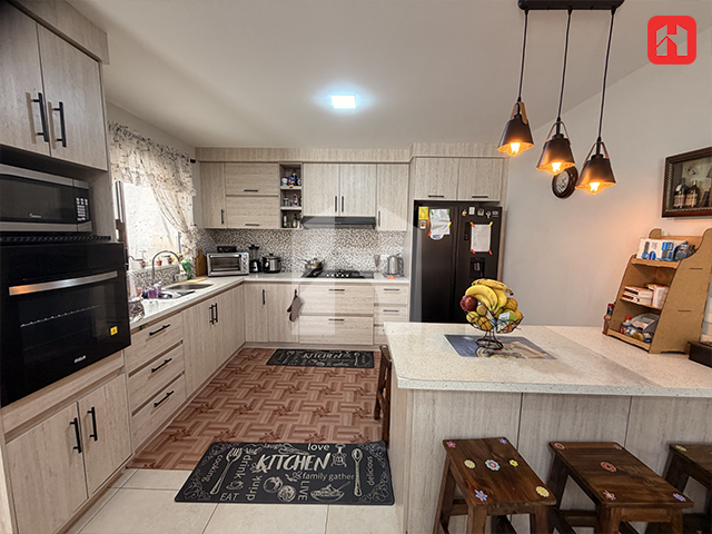 Vendo casa dentro de condominio en Cuenca – sector Ricaurte (CV4062)