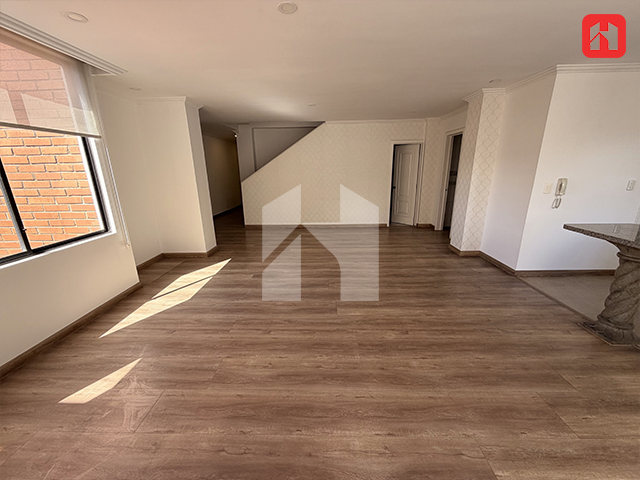 🏡 Vendo Departamento triplex en Cuenca – Sector el Punto  (DP3938)
