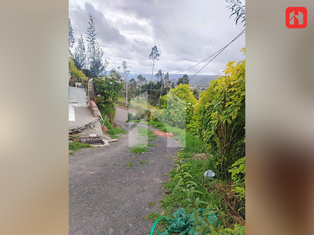 Vendo casa con amplio terreno en Tarqui – Sector El Verde (CV4077)