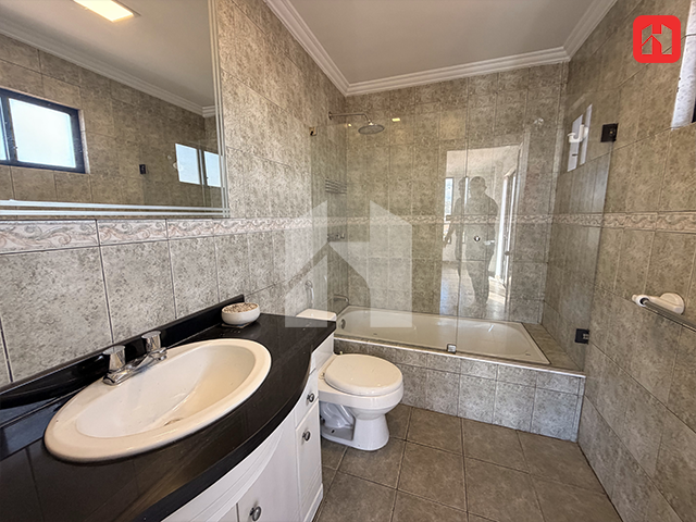 🏡 Vendo Departamento triplex en Cuenca – Sector el Punto  (DP3938)