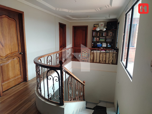 Vendo casa con amplio terreno en Tarqui – Sector El Verde (CV4077)
