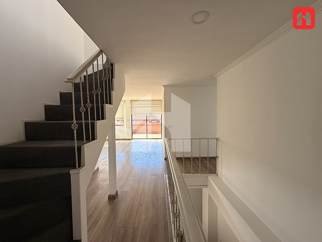 🏡 Vendo Departamento triplex en Cuenca – Sector el Punto  (DP3938)