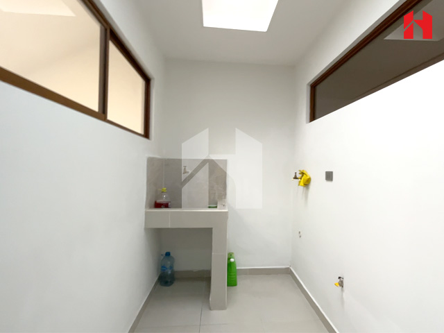 Rento departamento en Cuenca sector Puertas del Sol (AR3290)