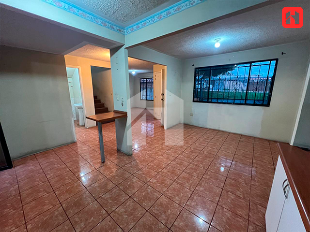 ARRIENDO CASA ACONDICIONADA PARA NEGOCIO EN CUENCA SECTOR RACAR (AR3697)