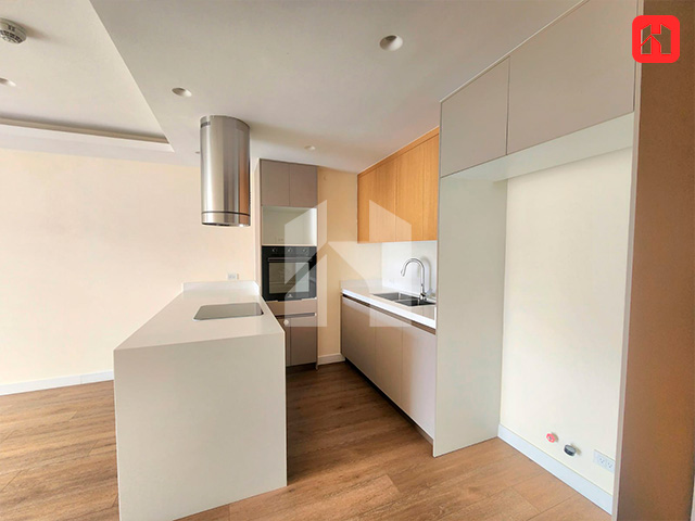 Rento hermoso departamento amoblado en Cuenca – Sector Puertas del Sol (AR4110)