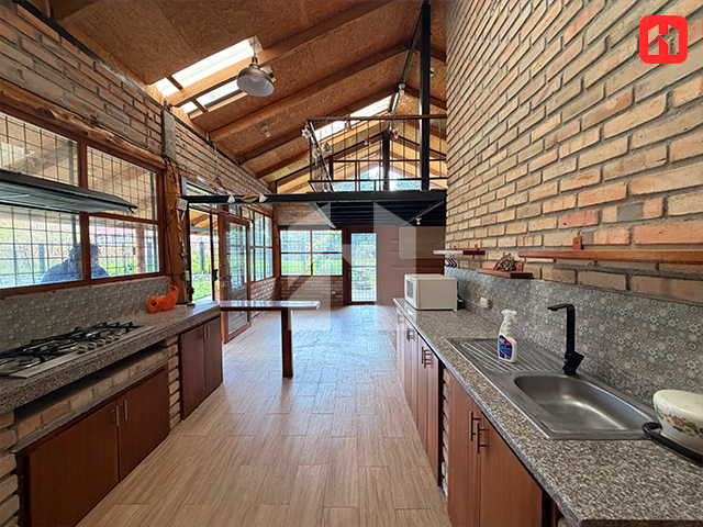 Arriendo casa con amplio espacio verde en Cuenca – Sector Rio Amarillo (AR4081)