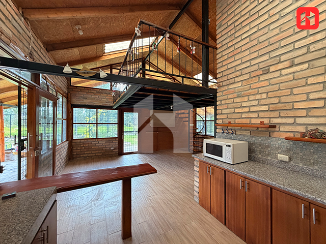 Arriendo casa con amplio espacio verde en Cuenca – Sector Rio Amarillo (AR4081)