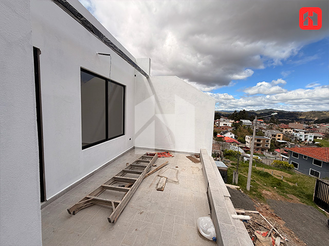 Vendo casa en Cuenca – Sector Baños – Huizhil. Aplica al crédito Miti Miti(CV4094)