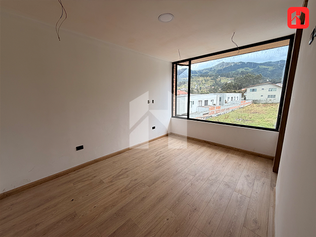 VENDO CASA EN CUENCA – SECTOR MISICATA. APLICA AL CRÉDITO VIP (CV4078)