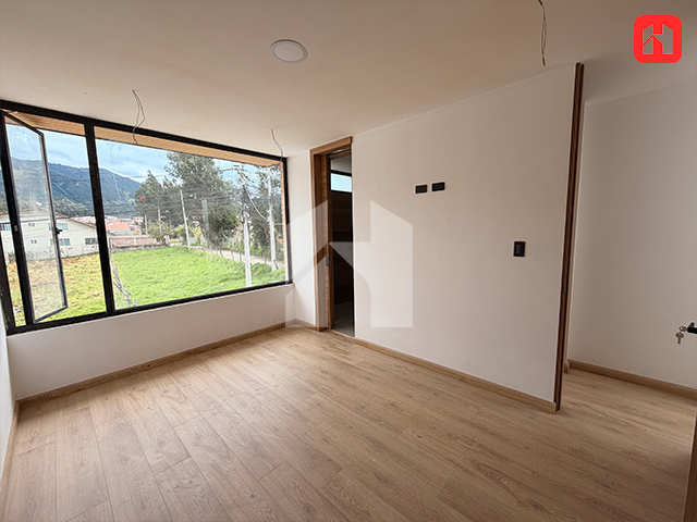 VENDO CASA EN CUENCA – SECTOR MISICATA. APLICA AL CRÉDITO VIP (CV4078)