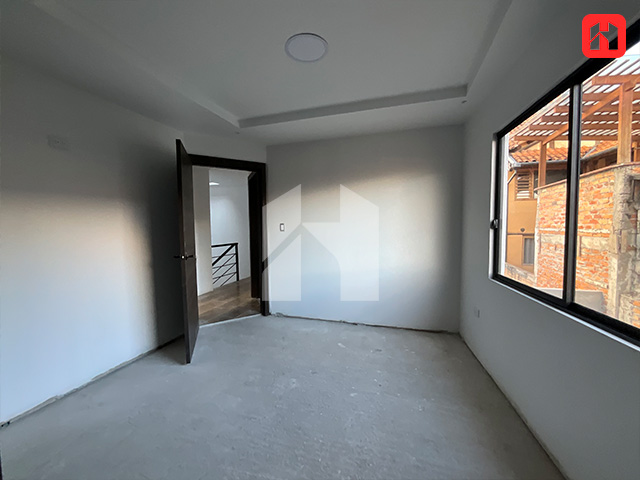 Vendo casa rentera en Cuenca sector Basílica (CC4124)