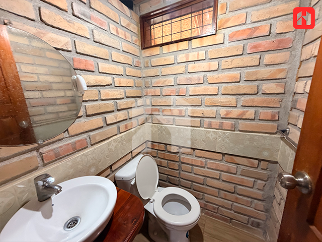 Arriendo casa con amplio espacio verde en Cuenca – Sector Rio Amarillo (AR4081)