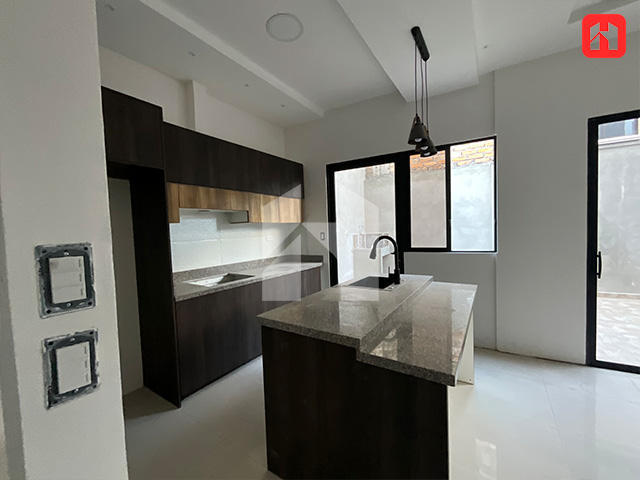 Vendo casa rentera en Cuenca sector Basílica (CC4124)