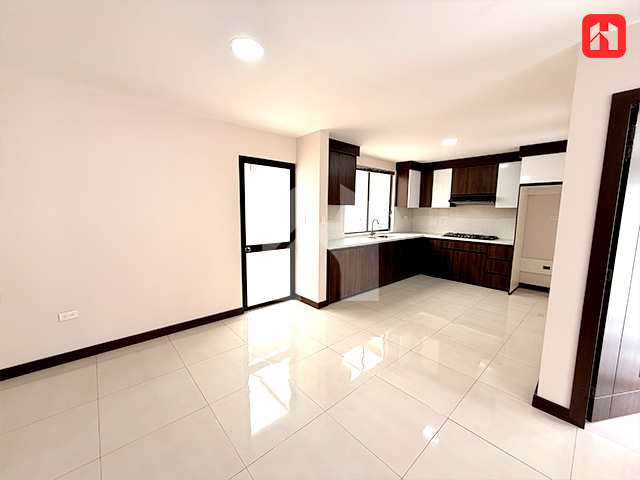 Vendo casa dentro de Condominio en Cuenca – Sector Ochoa León (CV4097)