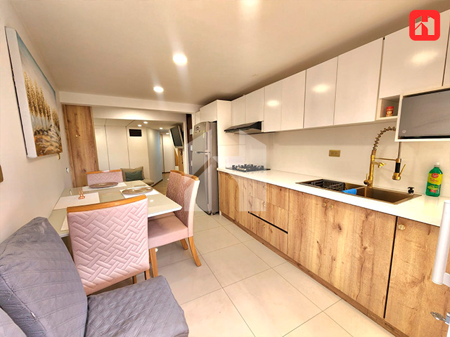 Arriendo departamento amoblado en Cuenca sector Av. Solano (AR4090)