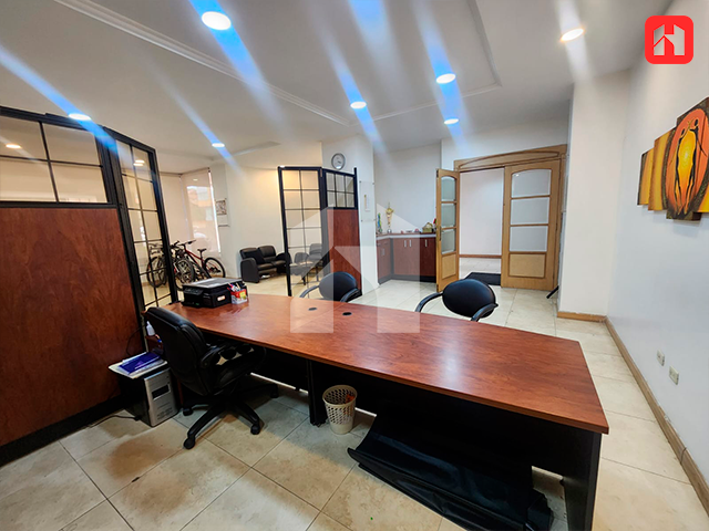 Arriendo oficina en Cuenca – Sector Ordóñez Lasso (AR4087)
