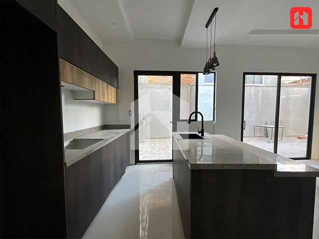 Vendo casa rentera en Cuenca sector Basílica (CC4124)