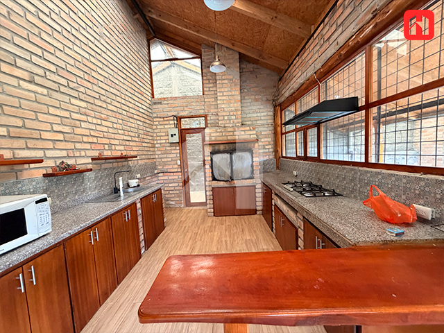 Arriendo casa con amplio espacio verde en Cuenca – Sector Rio Amarillo (AR4081)