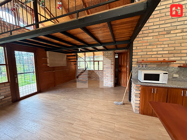 Arriendo casa con amplio espacio verde en Cuenca – Sector Rio Amarillo (AR4081)