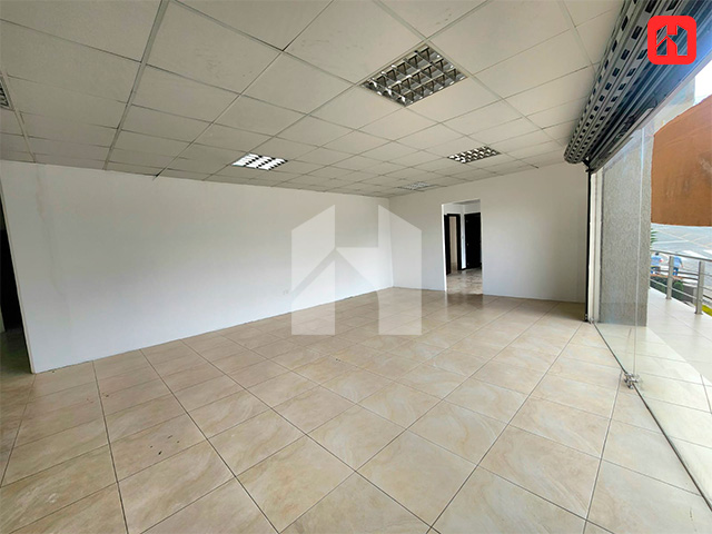 Rento local en Cuenca – Sector Cristo Rey (AR4149)
