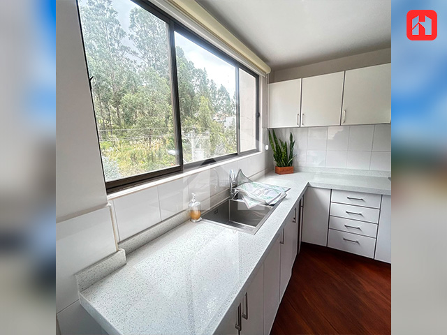 Rento departamento amoblado en Cuenca – Sector Narancay (AR4132)