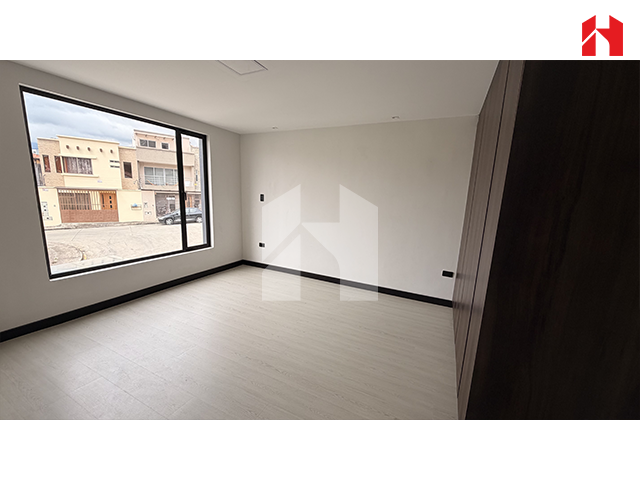 Vendo casa en Cuenca sector Mall de Racar (CV3983)