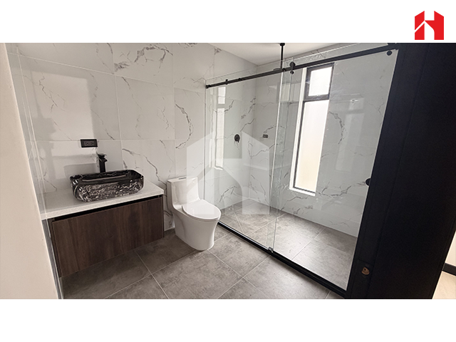 Vendo casa en Cuenca sector Mall de Racar (CV3983)