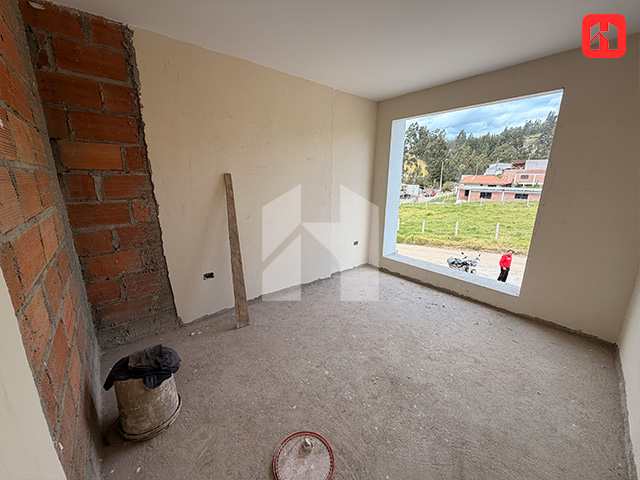 Vendo casa en Cuenca – Sector Baños. Aplica al Crédito Miti Miti (CV4141)