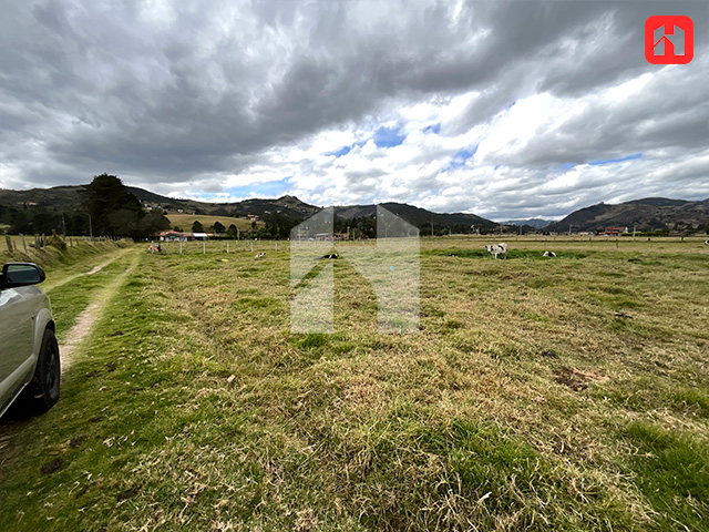 Vendo terreno plano en Cuenca sector entrada Tarqui (ST4131)